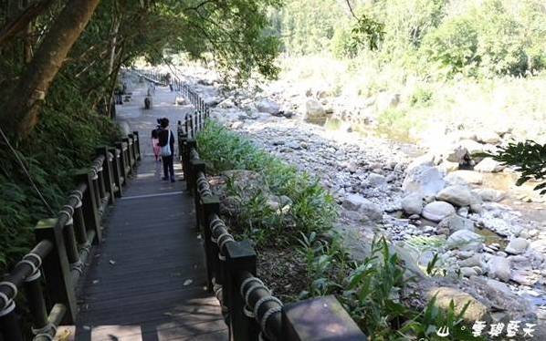 南庄景點「蓬萊溪護魚步道」圖片